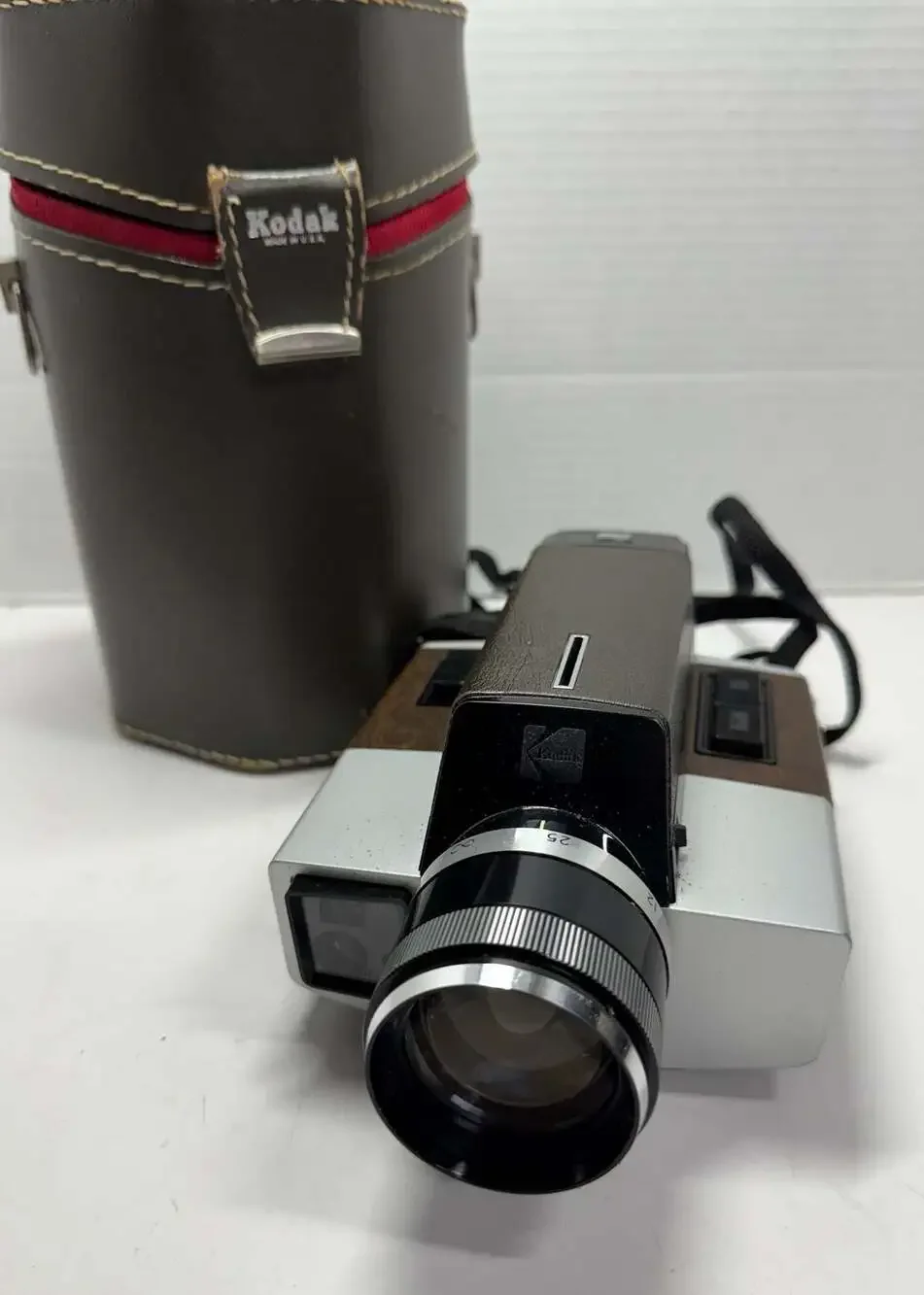 Vintage Kodak XL55 Super 8 Movie Camera with Case and Strap Read details